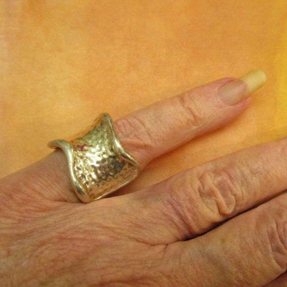 Modernist STERLING SILVER Swirl Statement Ring~Hammered 925 Israel UNISEX Ring - Picture 2 of 13